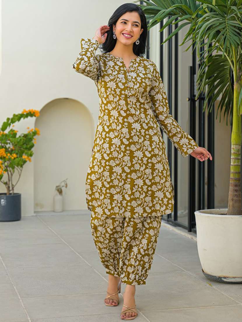 women floral long sleeve kurta salwar set - 22345782 -  Standard Image - 4