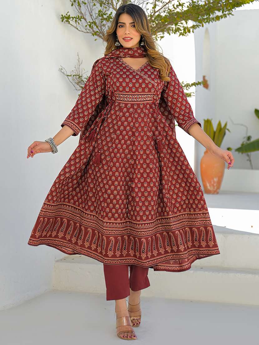 Women Printed Three Quarter Sleeve Kurta Pant With Dupatta Set - 22345786 -  Standard Image - 4