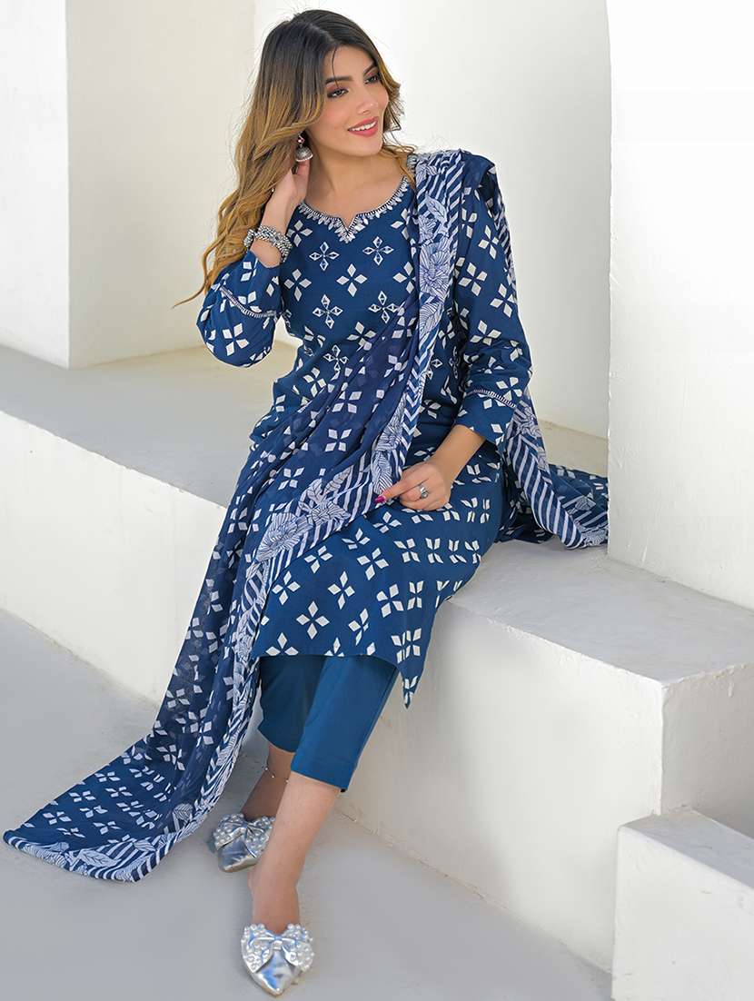 women printed three quarter sleeve kurta pant with dupatta set - 22345797 -  Standard Image - 4