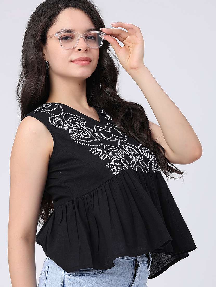 women embroidered sleeveless peplum top