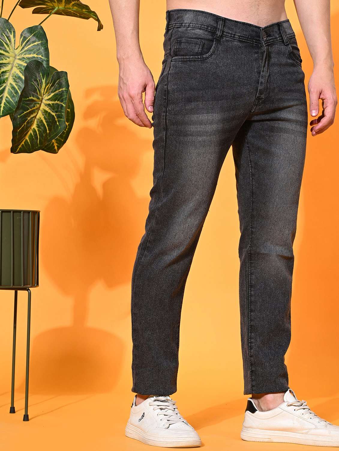 men solid mid rise slim fit jeans