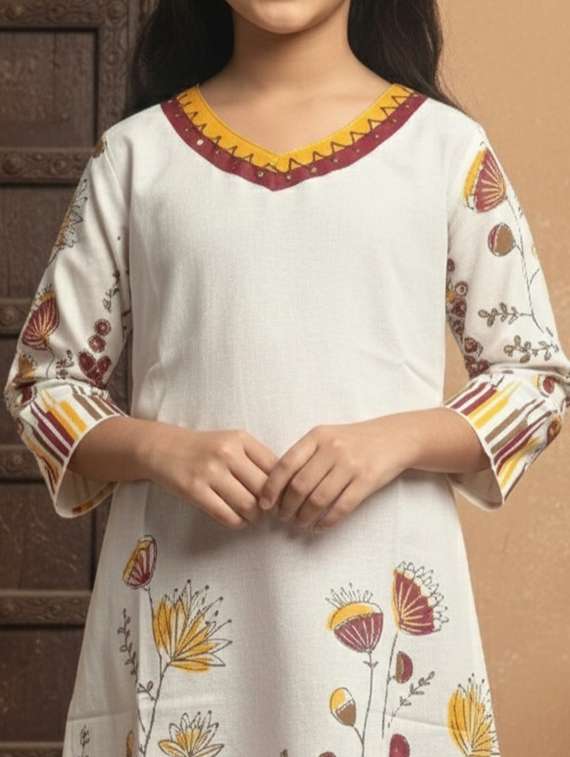 women printed three quarter sleeve straight kurta - 22353380 -  Standard Image - 4