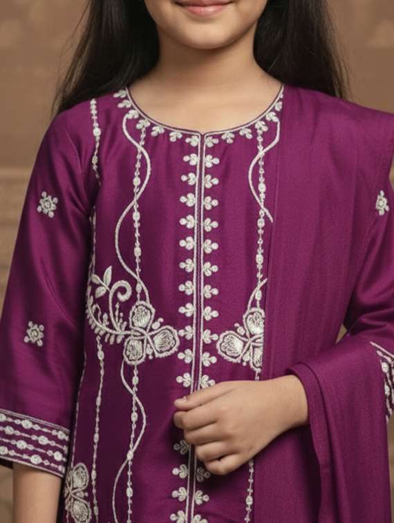 Girls Embroidered Kurta And Pant Set With Dupatta - 22353415 -  Standard Image - 4