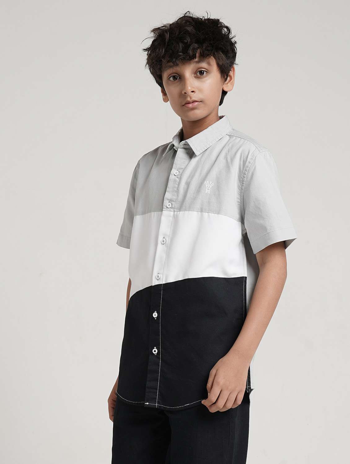 boys color blocked collared short sleeve shirt - 22354303 -  Standard Image - 4