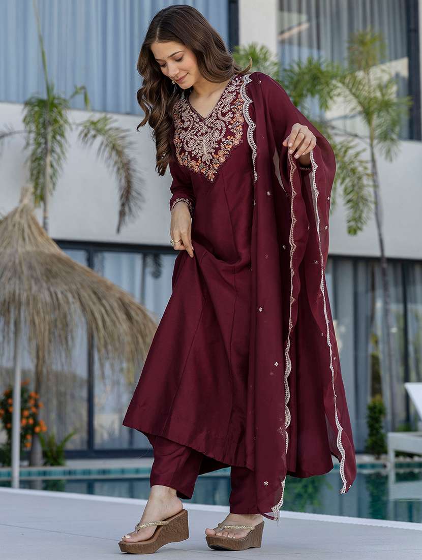 women solid with work three quarter sleeve kurta pant with dupatta set - 22354334 -  Standard Image - 4