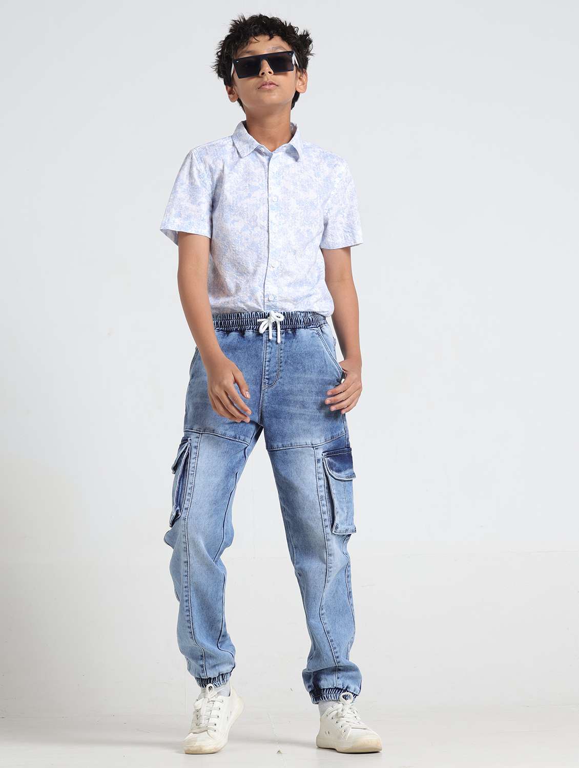 boys solid mid rise cargo jogger - 22356433 -  Standard Image - 4