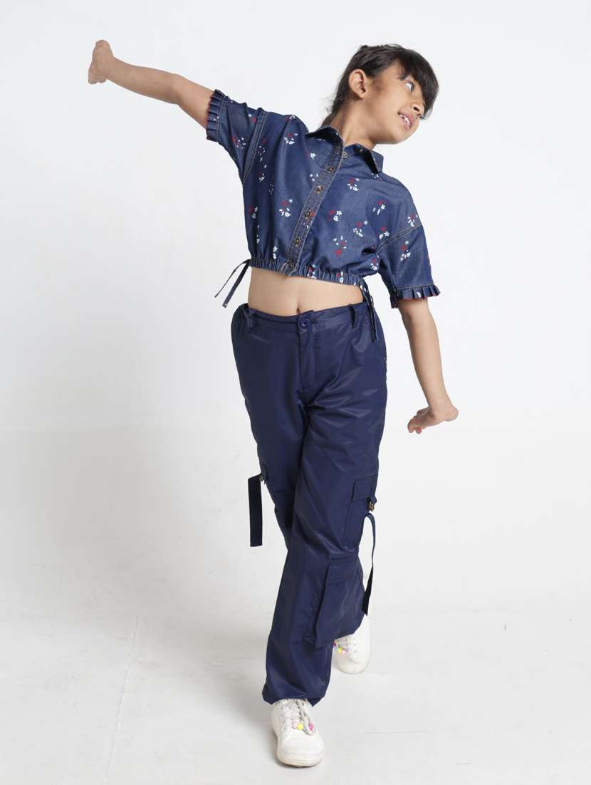 girls printed collared short sleeve crop top - 22356445 -  Standard Image - 4