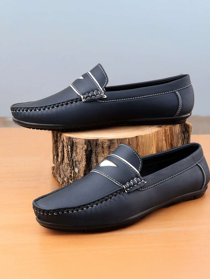 men solid slip on loafer