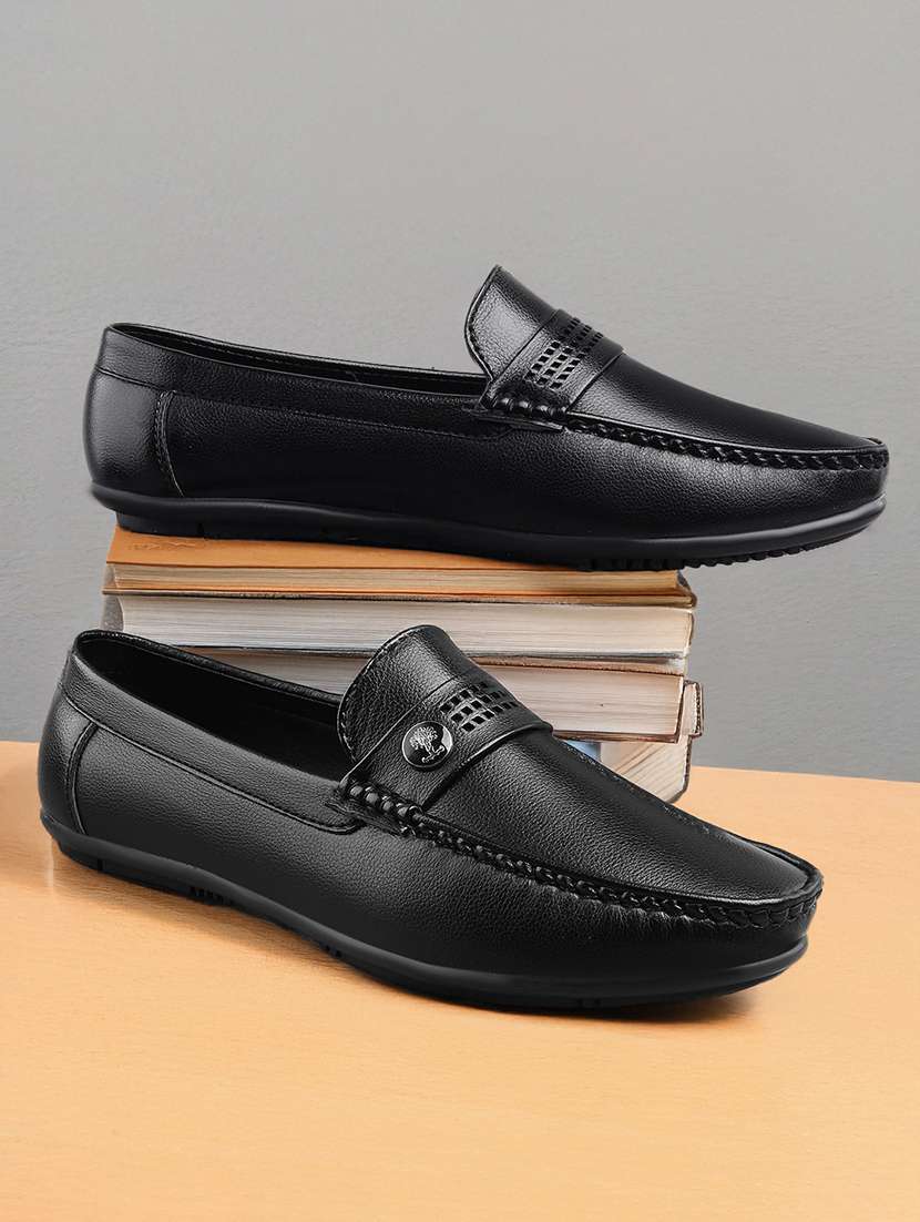 men solid slip on loafer