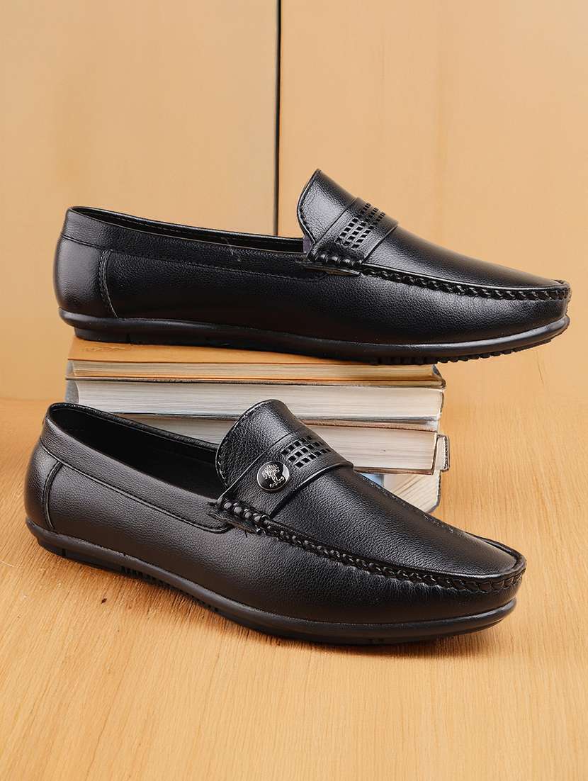 men solid slip on loafer - 22356525 -  Standard Image - 1