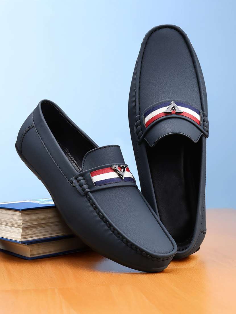 men solid slip on loafer
