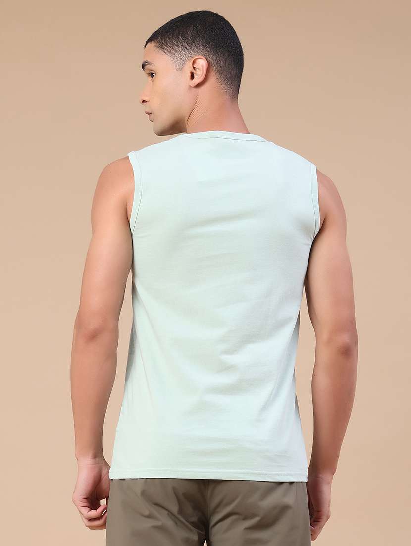men printed sleeveless vest - 22357095 -  Standard Image - 4