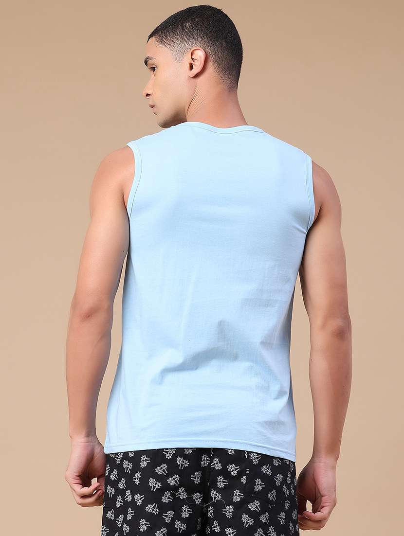 men printed sleeveless vest - 22357098 -  Standard Image - 4