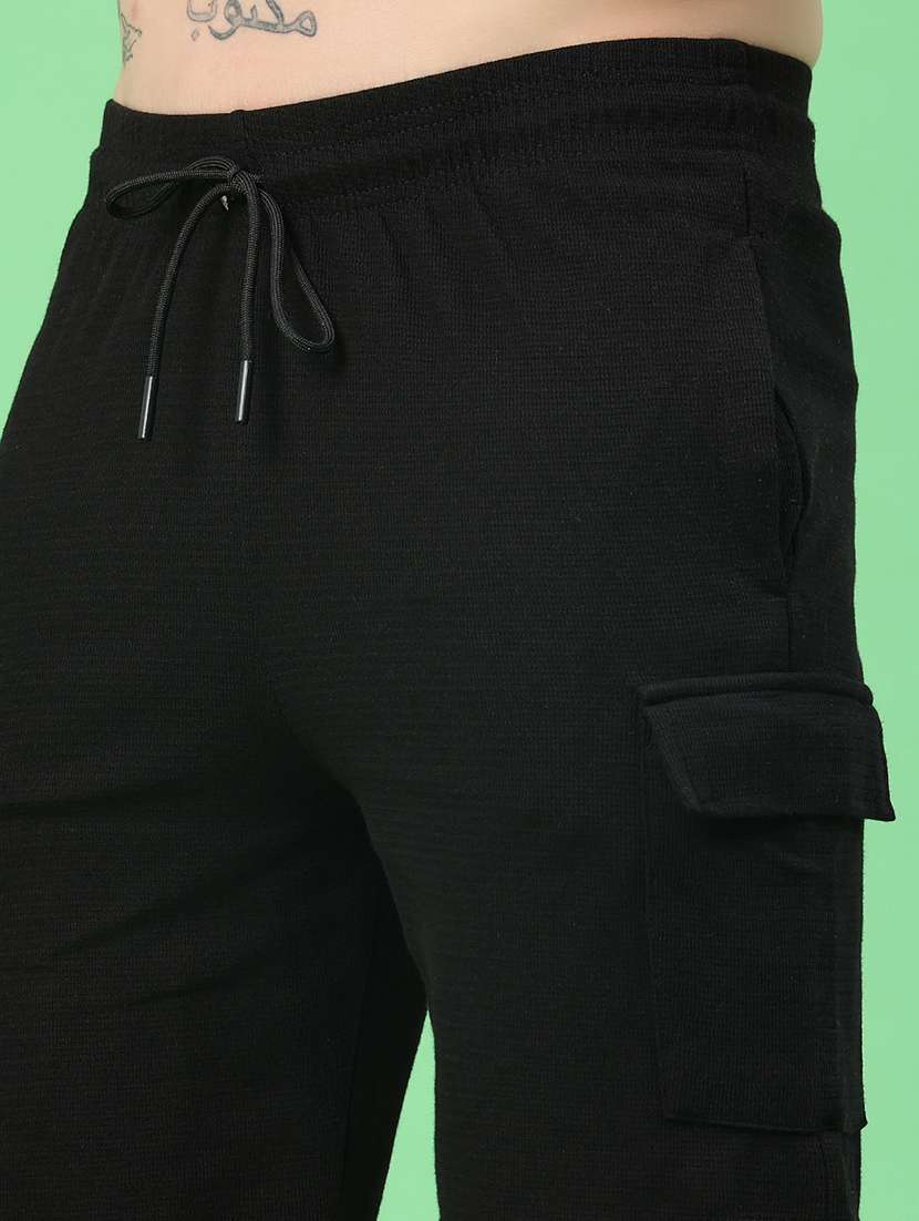 men solid mid rise cargo shorts - 22357366 -  Standard Image - 1