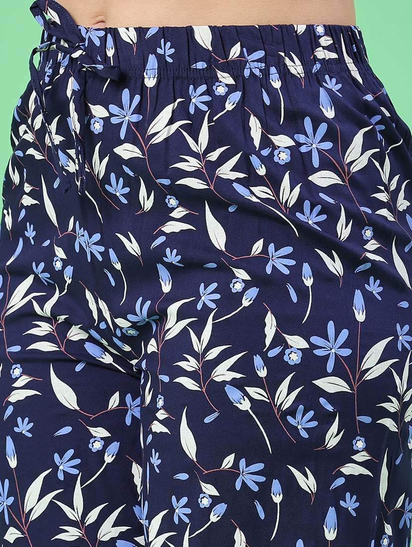 women floral printed mid rise capri - 22357407 -  Standard Image - 1