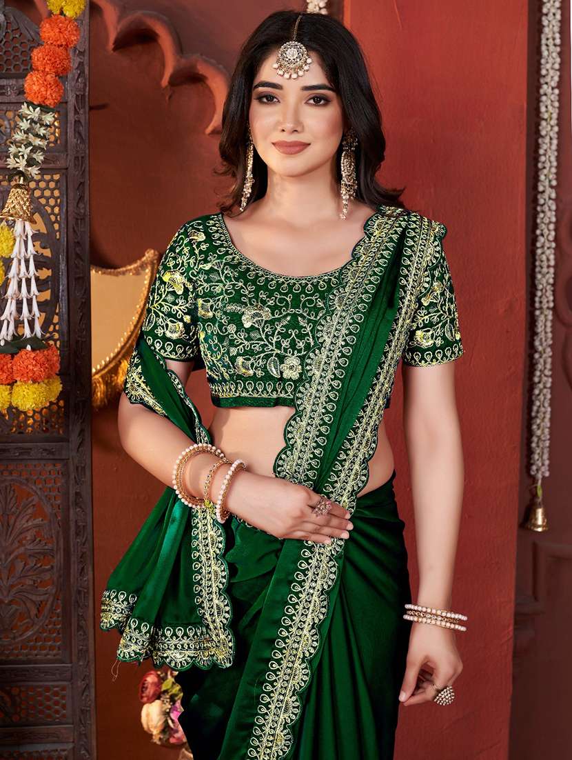 women solid with bordered saree with blouse - 22357832 -  Standard Image - 4