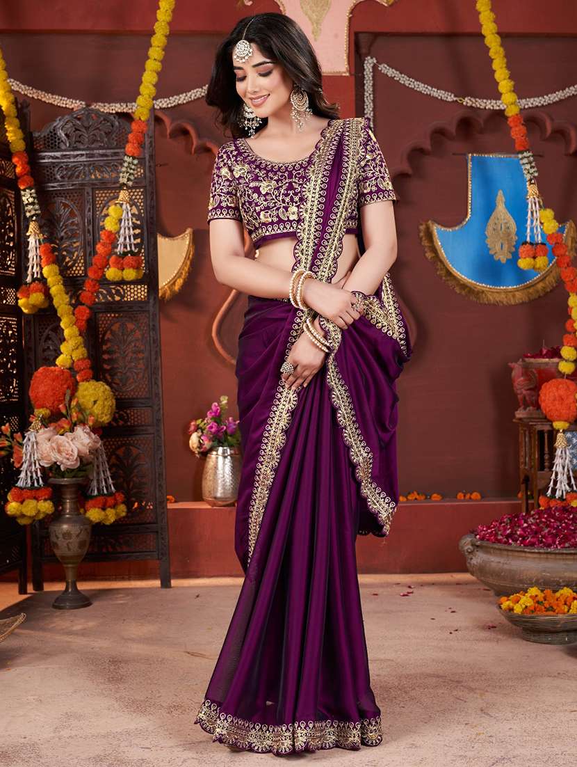 women solid with bordered saree with blouse
