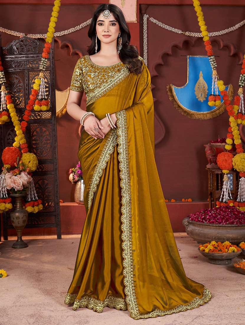 women solid with bordered saree with blouse