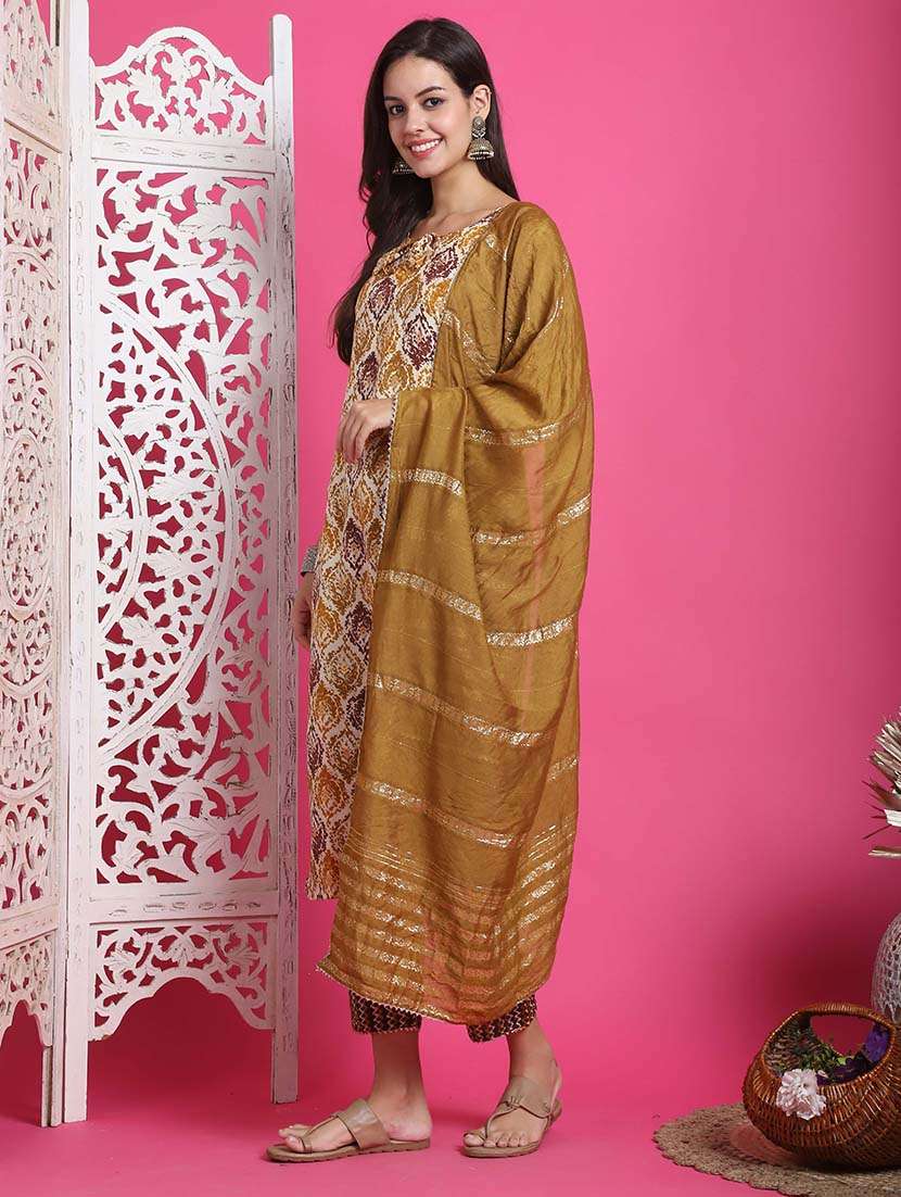 women printed three quarter sleeve kurta pant with dupatta set - 22357934 -  Standard Image - 4