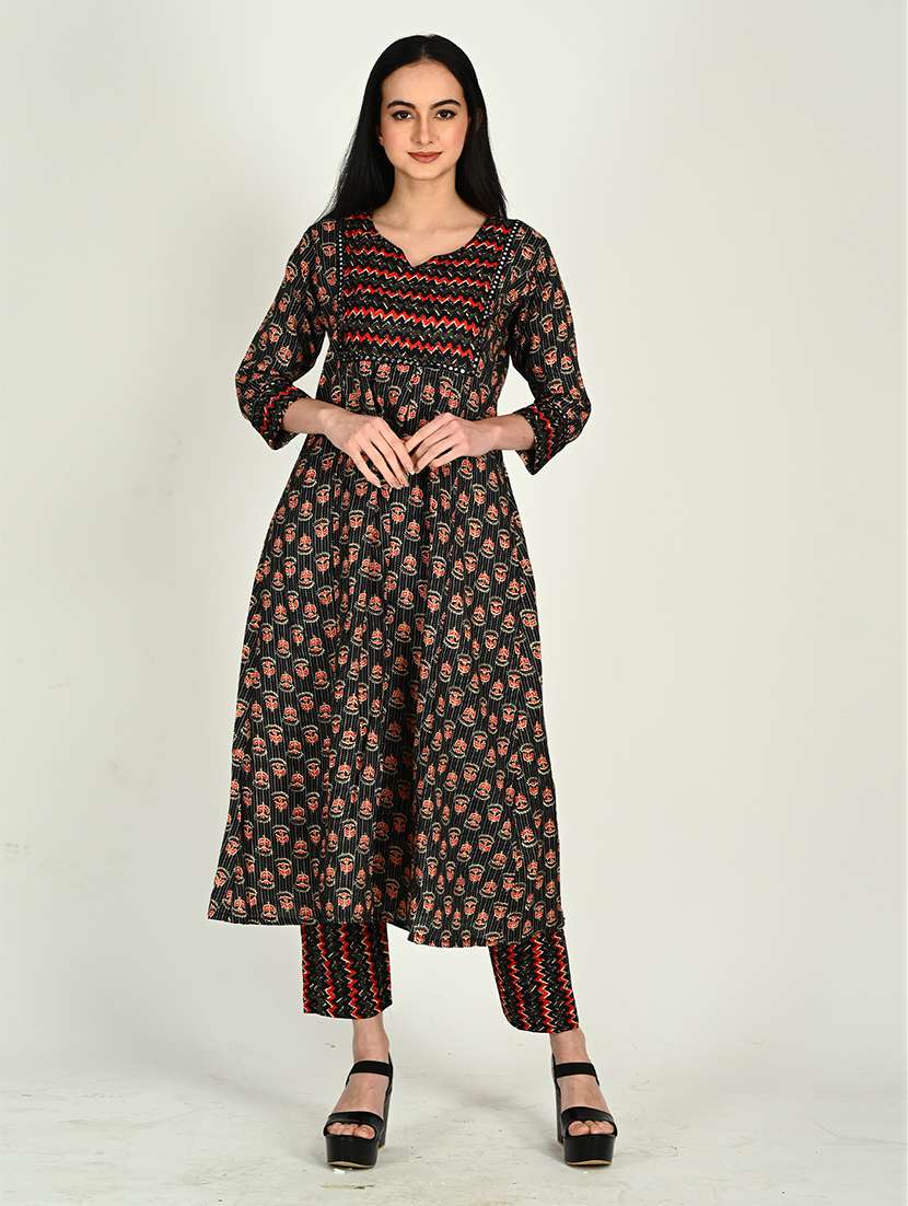 Women Printed Three Quarter Sleeve Kurta Pant With Dupatta Set - 22357938 -  Standard Image - 1
