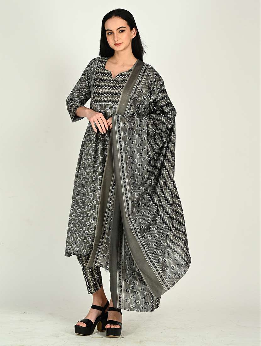 women printed three quarter sleeve kurta pant with dupatta set - 22357939 -  Standard Image - 1