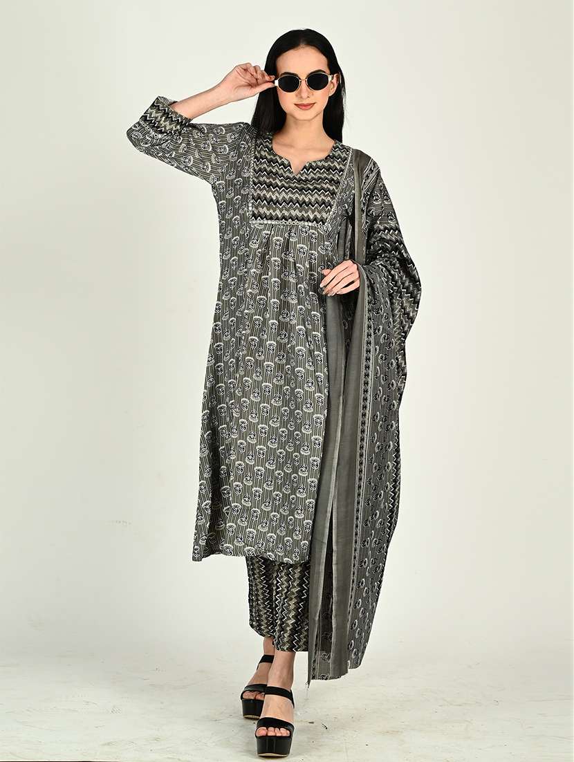 women printed three quarter sleeve kurta pant with dupatta set - 22357939 -  Standard Image - 4