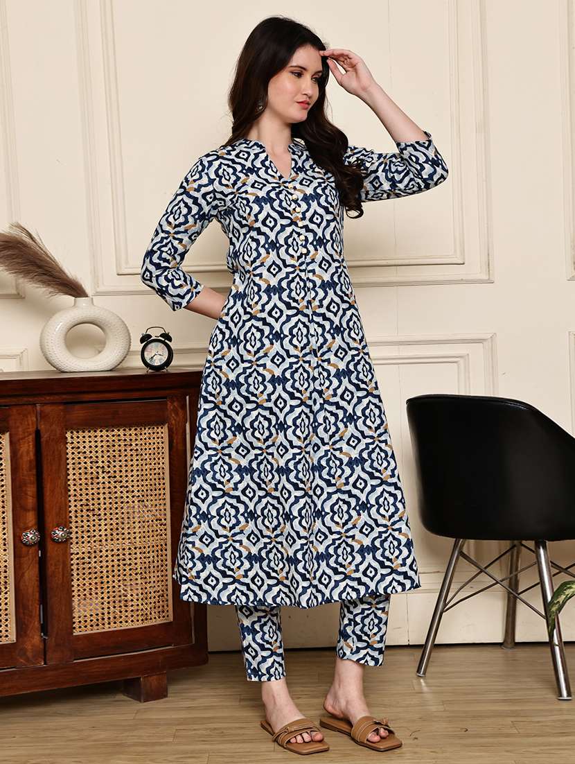 women printed three quarter sleeve kurta pant set - 22357940 -  Standard Image - 1