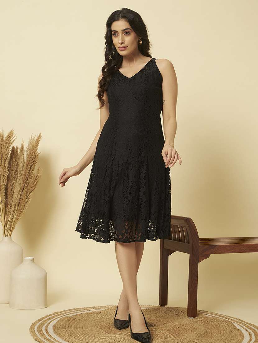 women self designed sleeveless lace a-line dress