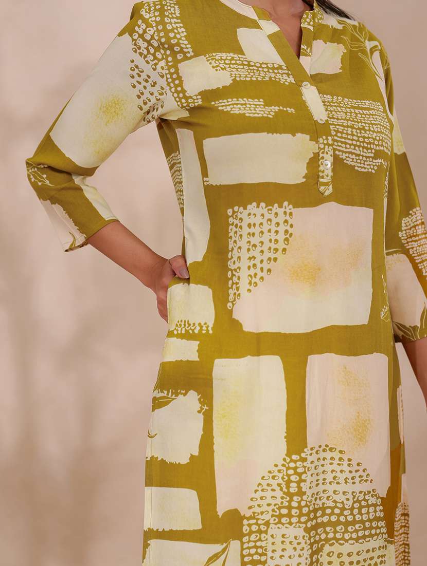 women printed three quarter sleeve straight kurta - 22358076 -  Standard Image - 4