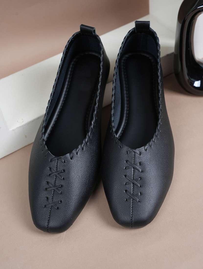 women solid slip on ballerina