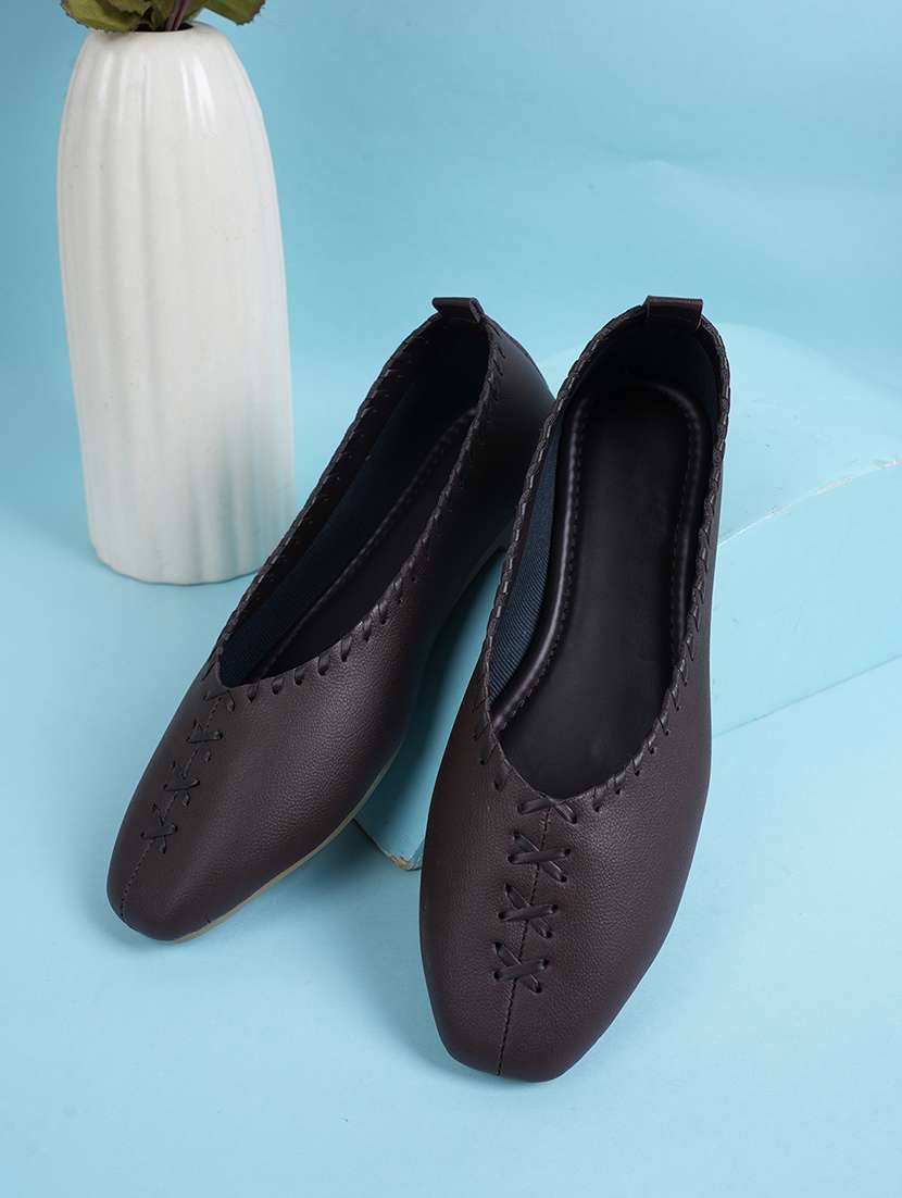 women solid slip on ballerina