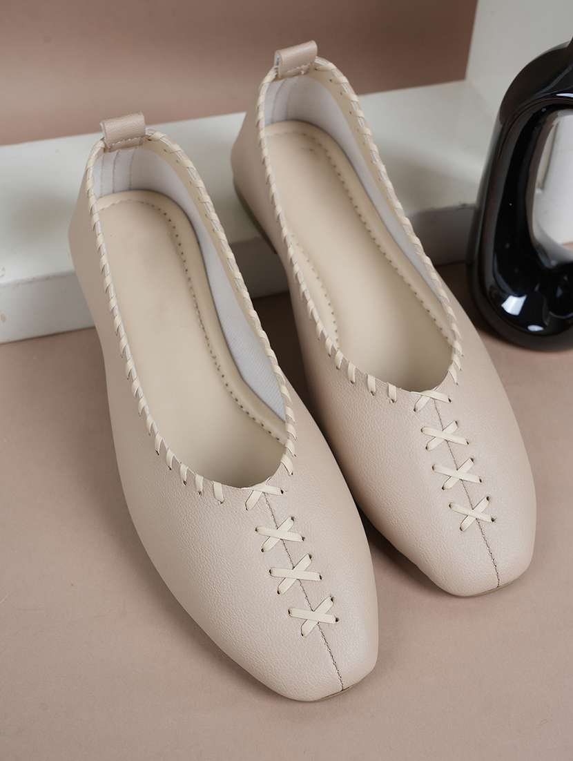 women solid slip on ballerina