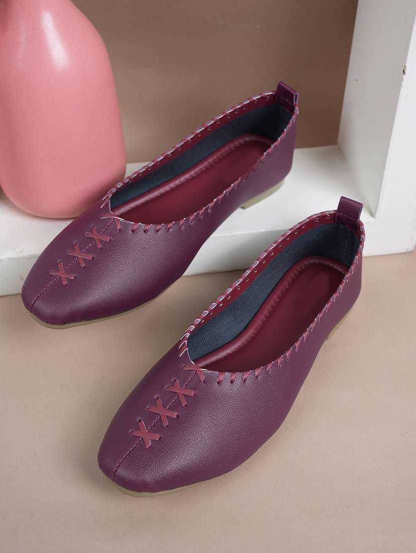 women solid slip on ballerina
