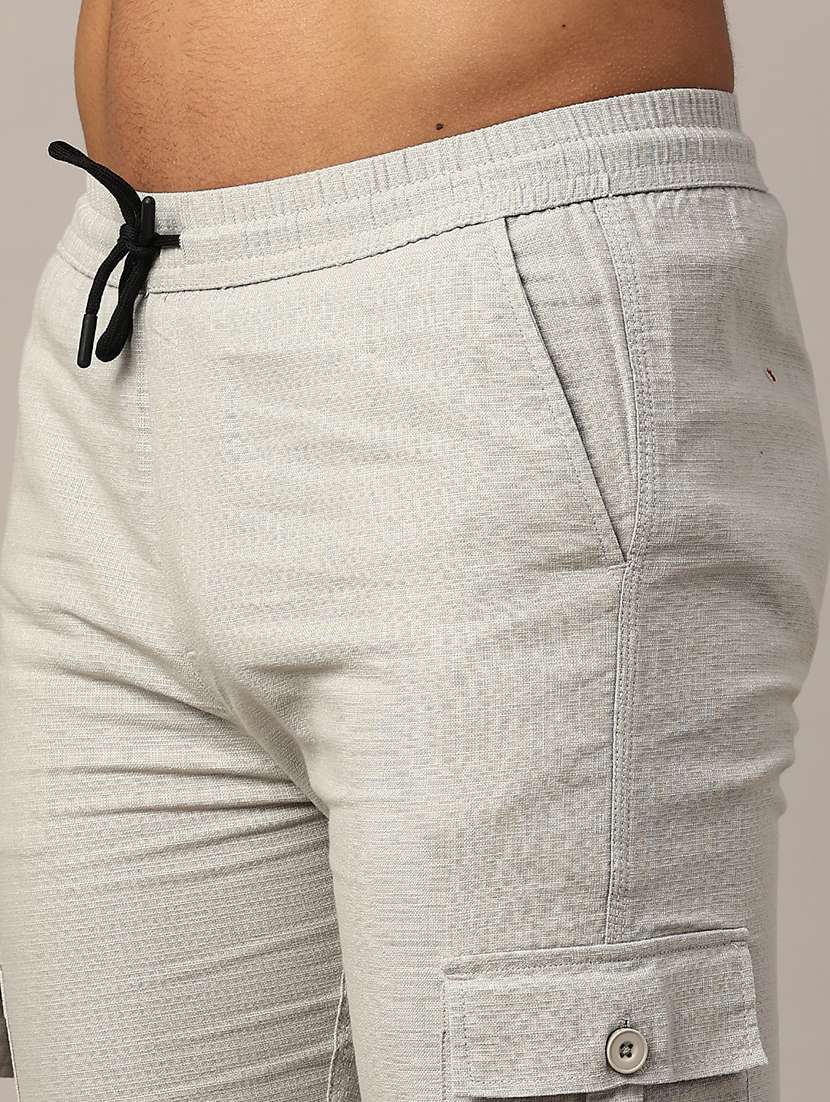men solid mid rise regular fit cargo  - 22360129 -  Standard Image - 1