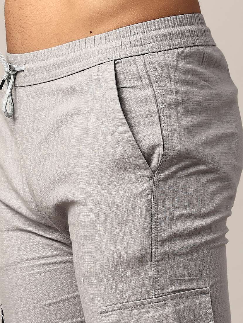 men solid mid rise regular fit cargo  - 22360136 -  Standard Image - 1