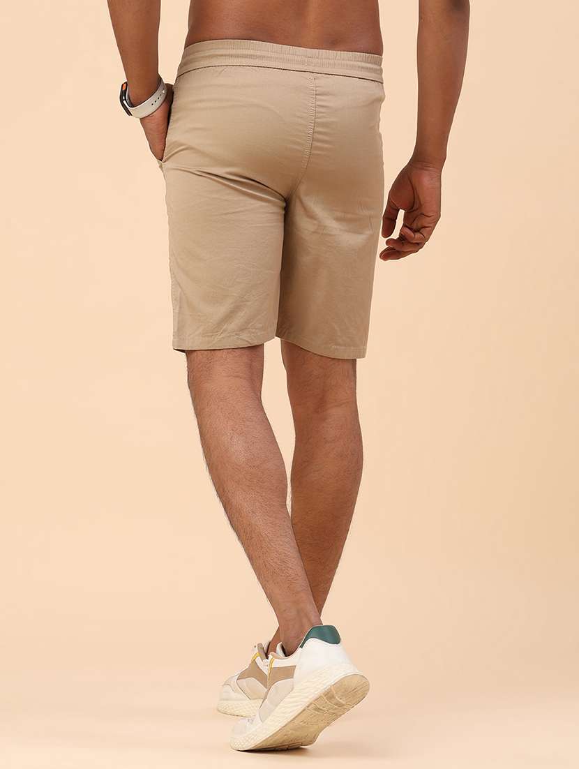 men solid mid rise regular fit shorts - 22361342 -  Standard Image - 4