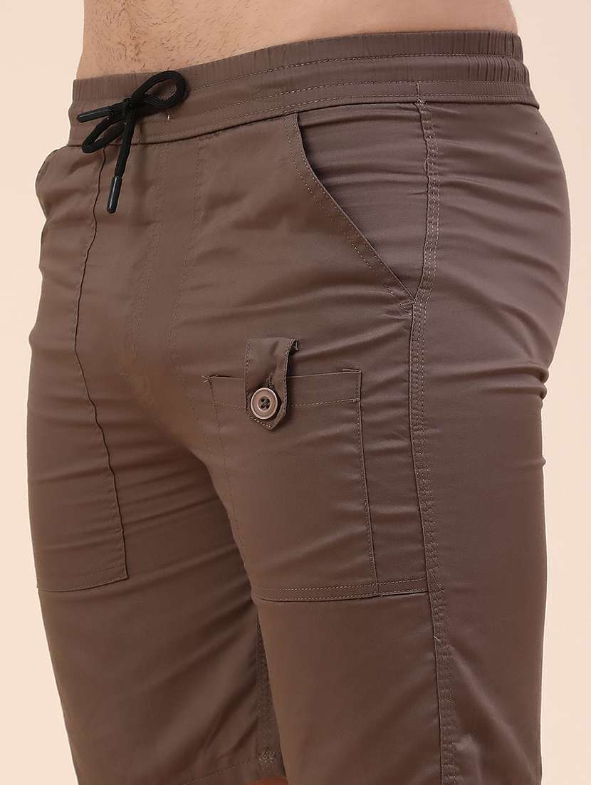 men solid mid rise slim fit short - 22361346 -  Standard Image - 1