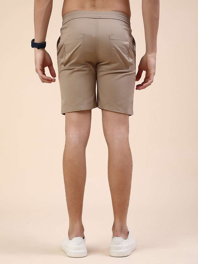 men solid mid rise slim fit short - 22361348 -  Standard Image - 4