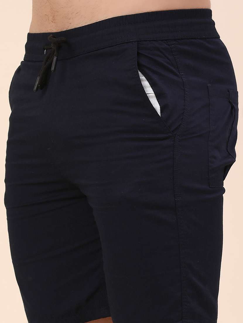 men solid mid rise slim fit short - 22361349 -  Standard Image - 1