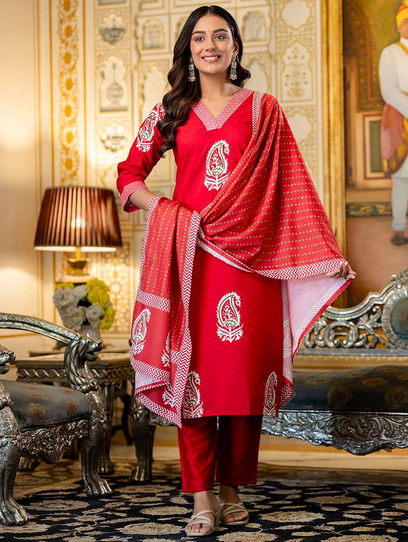 Women Paisley Three Quarter Sleeve Kurta Pant With Dupatta Set - 22361805 -  Standard Image - 1