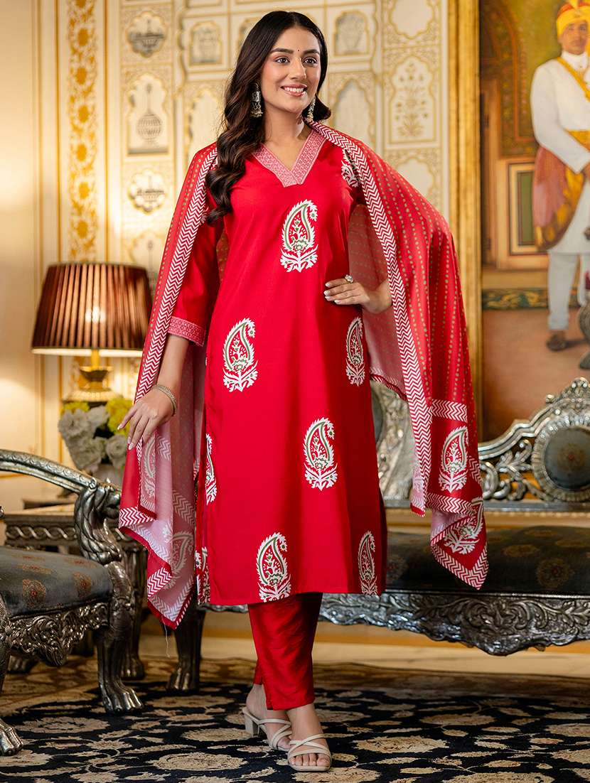 Women Paisley Three Quarter Sleeve Kurta Pant With Dupatta Set - 22361805 -  Standard Image - 4