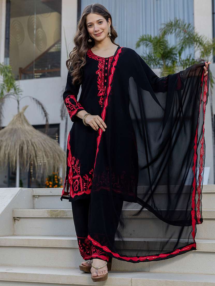 women solid with work long sleeve kurta pant with dupatta set