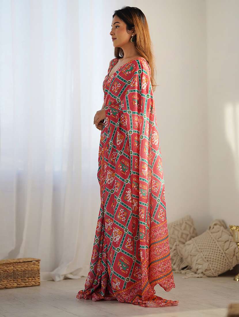 women printed casual wear saree with blouse - 22361817 -  Standard Image - 4