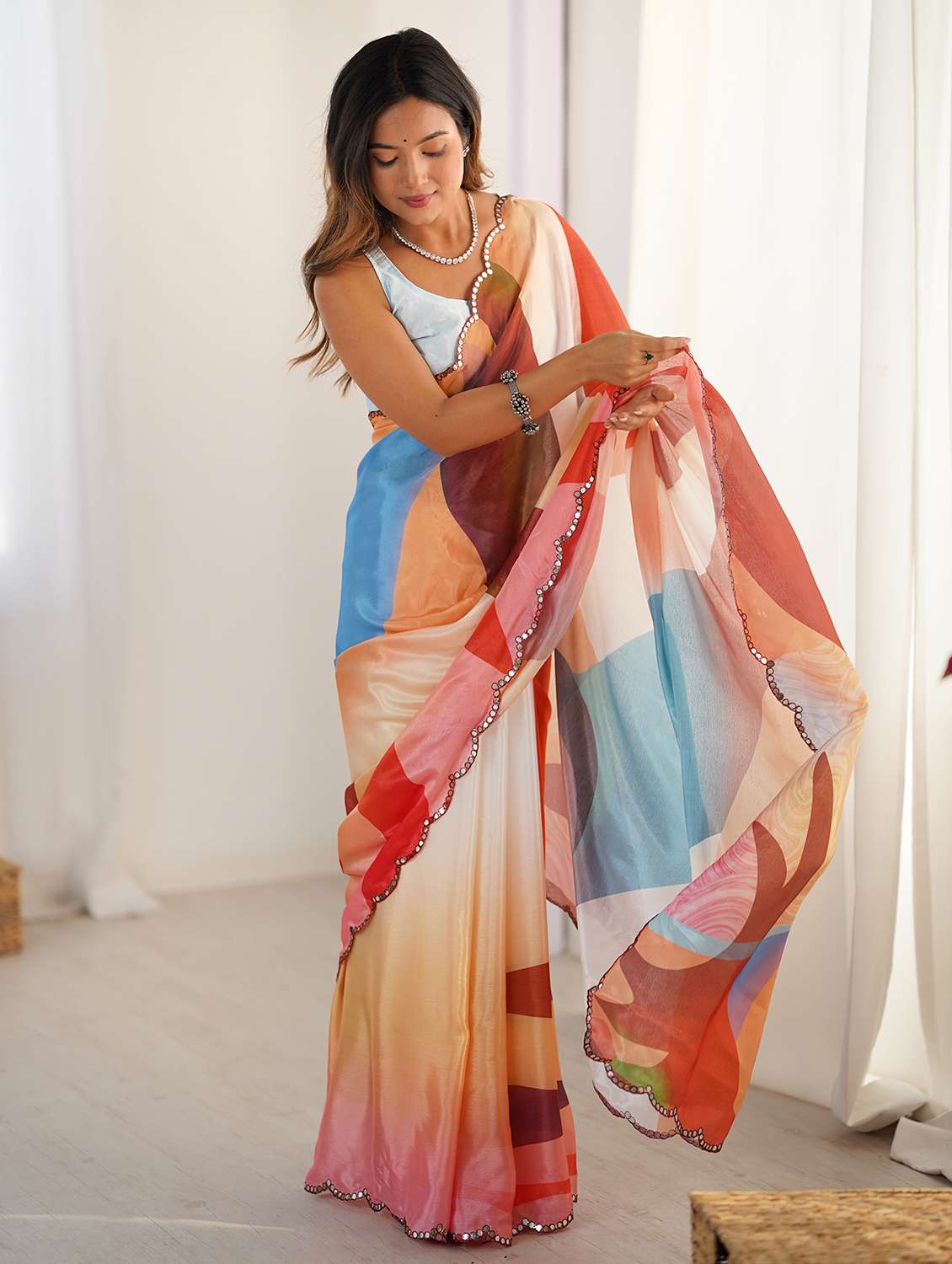 women printed casual wear saree with blouse - 22361870 -  Standard Image - 4