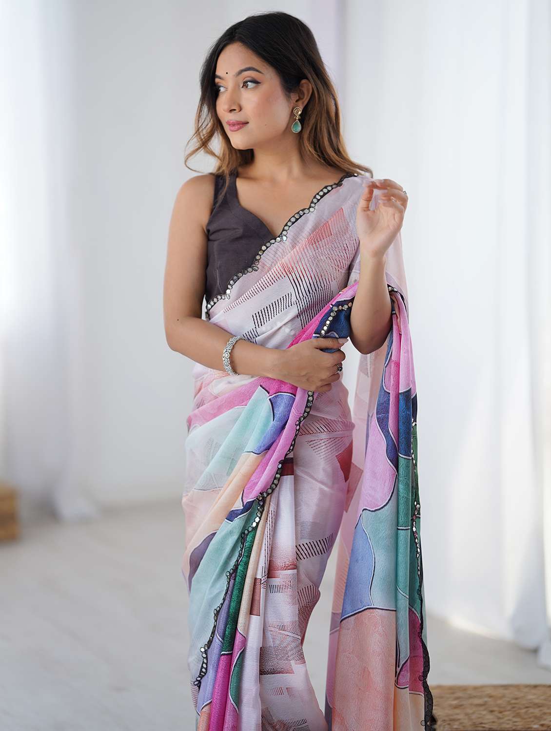 women printed casual wear saree with blouse - 22361871 -  Standard Image - 4