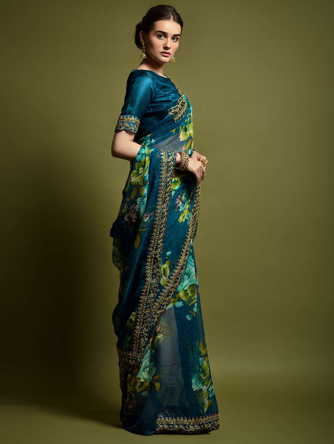 women floral printed bordered saree with blouse - 22361884 -  Standard Image - 1