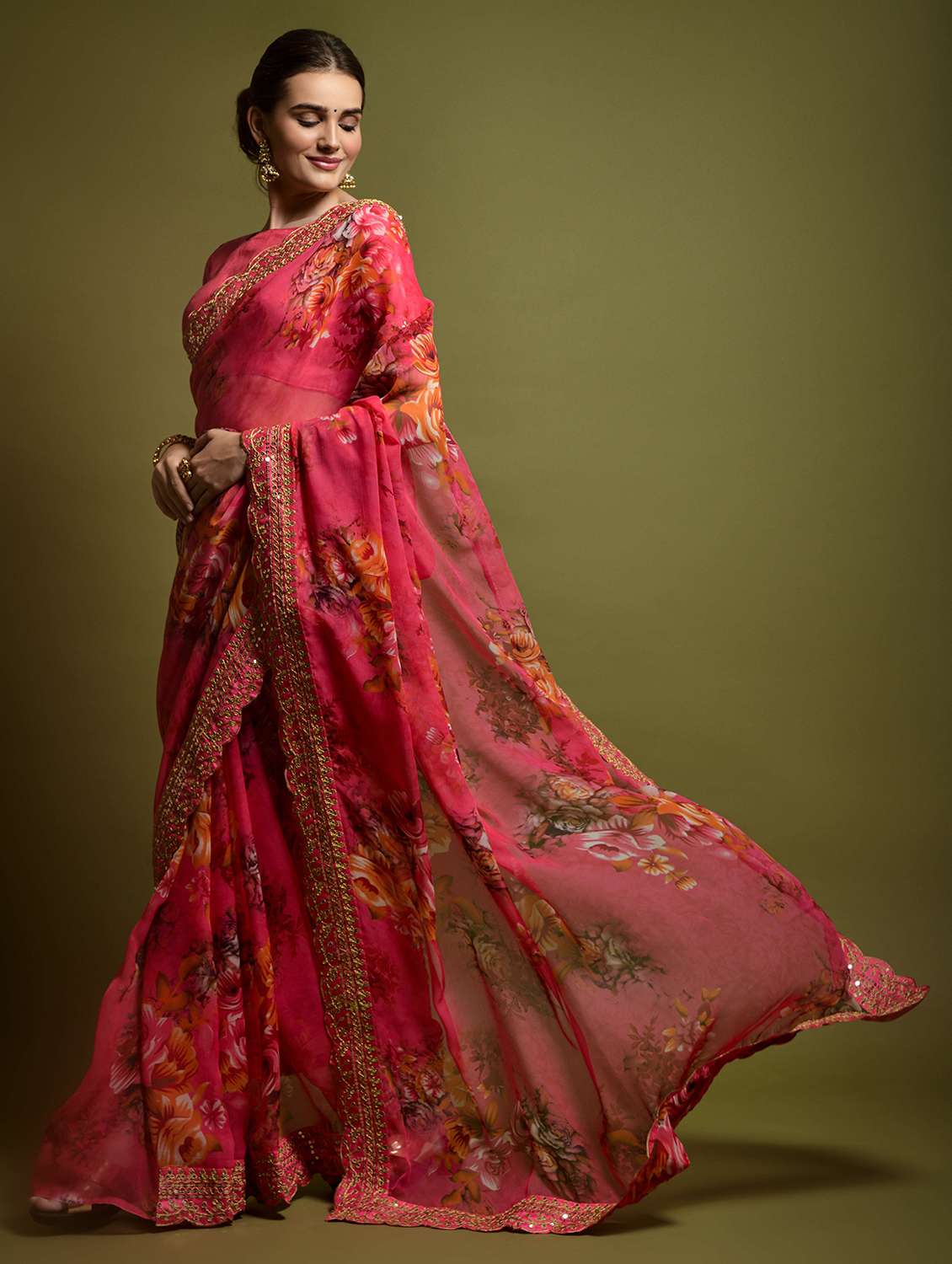 women floral printed bordered saree with blouse - 22361886 -  Standard Image - 1