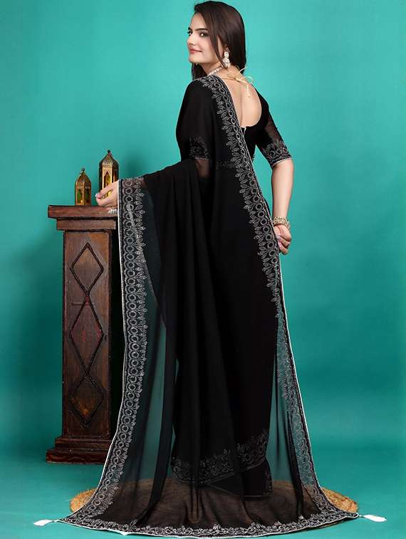 women solid with embellished bordered saree with blouse - 22361976 -  Standard Image - 4