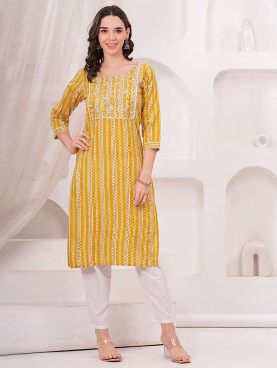 women printed three quarter sleeve straight kurta