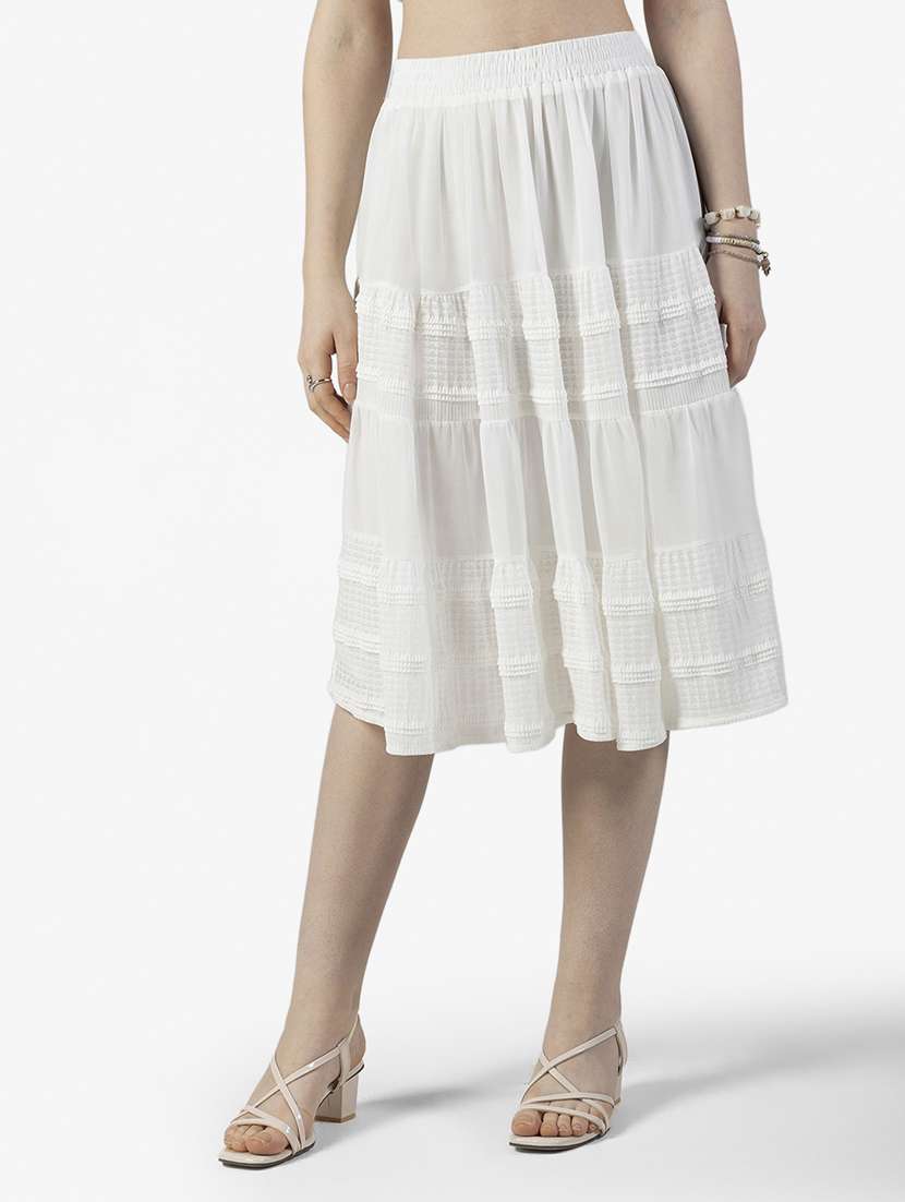 women solid mid rise tiered skirt